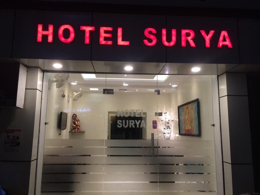 Hotel Surya Халдвани Экстерьер фото