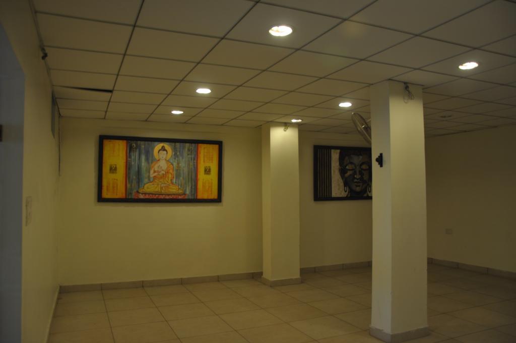 Hotel Surya Халдвани Экстерьер фото